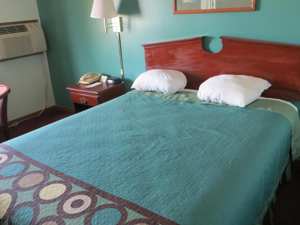Super 8 By Wyndham Hotel Hudson